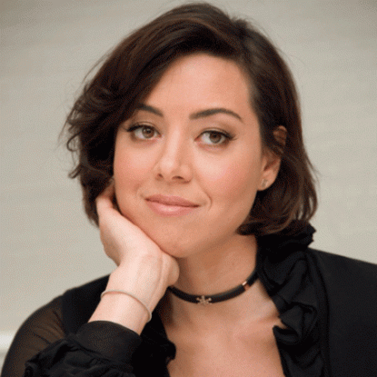 Who is Aubrey Plaza and what is her net worth?