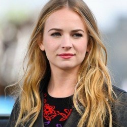 Britt Robertson Net Worth|Wiki:Know her earnings, Career, Movies, TV shows, Age,Height, Relationship