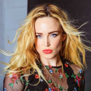 Caity Lotz Net Worth: Know her earnings, movies, tv shows, boyfriend, age