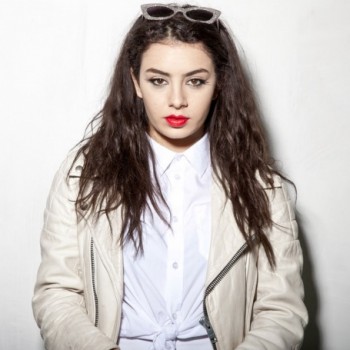 Charli XCX Net Worth|Wiki: Know her earnings, songs, albums, age, parents, tv shows, movies