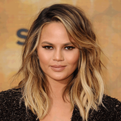 Chrissy Teigen Net Worth: Know her earnings, Instagram,twitter,age,children, husband