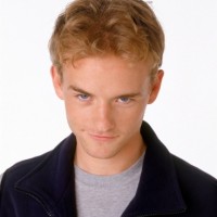 Christopher Masterson Net Worth and Know his income source, career, relationships, social profile
