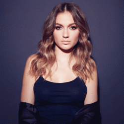 Daya Net Worth