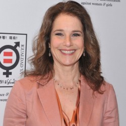 Debra Winger Net Worth:Know her income,career,achievements, movies, husband, children