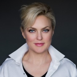 Elaine Hendrix Net Worth |Wiki| Bio |Actress | Know about her Net Worth, Career, Relationship, Age