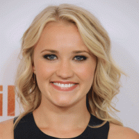 Emily Osment Net Worth and know her career, early life, affairs, social profile