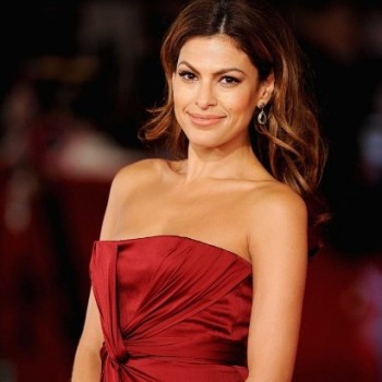 Eva Mendes Net Worth|Wiki: Know her earnings, Career, Movies, Musics, Awards, Age, Husband, Kids