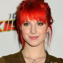 Hayley Williams Net Worth|Wiki: Know her songs, albums, Instagram, business, husband, age, height