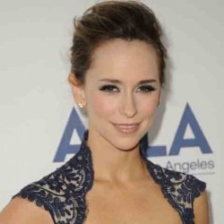 Jennifer Love Hewitt Net Worth-What is the earning of Jennifer Love Hewitt?