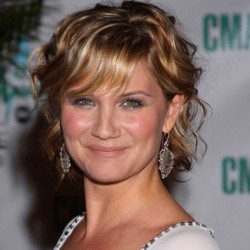 Jennifer Nettles Net Worth: Know her songs,albums,tours,earnings,wedding, husband,children