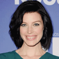 Jessica Pare Net Worth, Know About Her Career, Early Life, Personal Life, Social Media Profile