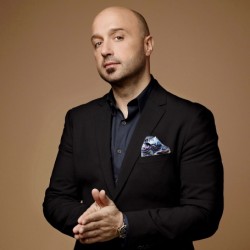 Joe Bastianich Net Worth|Wiki: Know his earnings, business, restaurant, mom, family, wife 