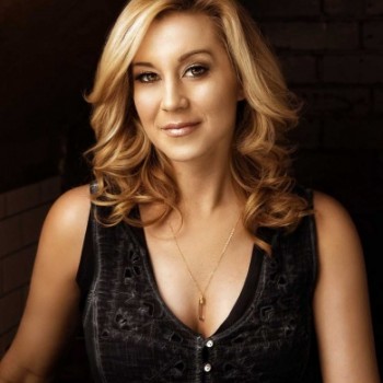 Kellie Pickler Net Worth | Wiki, Earnings, Salary, Songs, Albums, Movies, Tv Shows, Husband, Age