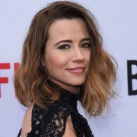 Linda Cardellini Net Worth: Know her earnings, movies, tvshows, age, husband