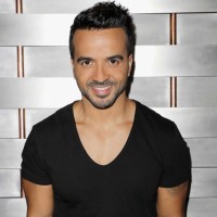 Luis Fonsi Net Worth : Know his earnings,songs,albums,age, relationship,wife