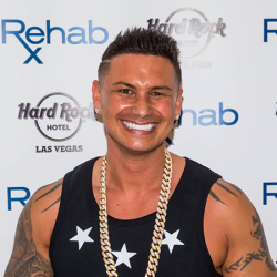 Pauly D Net Worth|Wiki|Bio|Career: A DJ, his earnings, tvShows, songs, wife, daughter, age