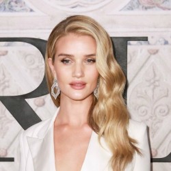 Rosie Huntington-Whiteley Net Worth|Wiki: Know her earnings, Model, Movies, Age, Husband, Child