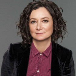 Sara Gilbert Net Worth|Wiki: Know her earnings, movies, tv shows, wife, kids, career