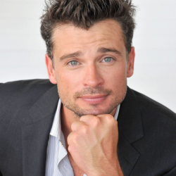 Tom Welling Net Worth | Wiki,Bio: Know his earnings, movies, IMDB, Smallville, Wife, Kids