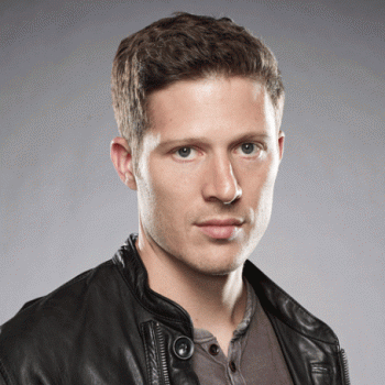 Zach Gilford Net Worth, Know About His Career, Early Life, Personal Life, Married Life